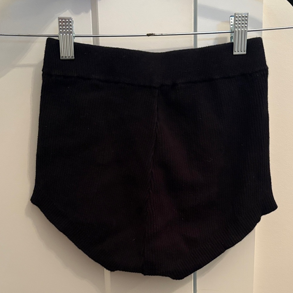 Edikted High Waist Black micro short - Picture 3 of 3